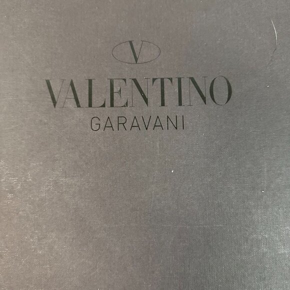 Valentino Garavani Sneakers Limited Edition - Picture 13 of 13